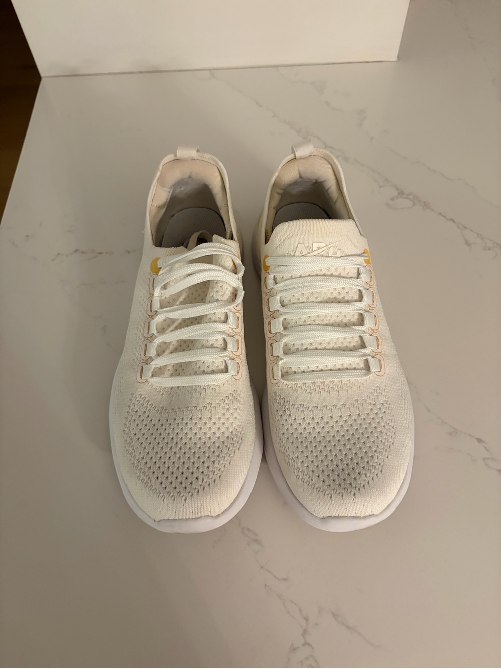 APL WHITE SNEAKERS